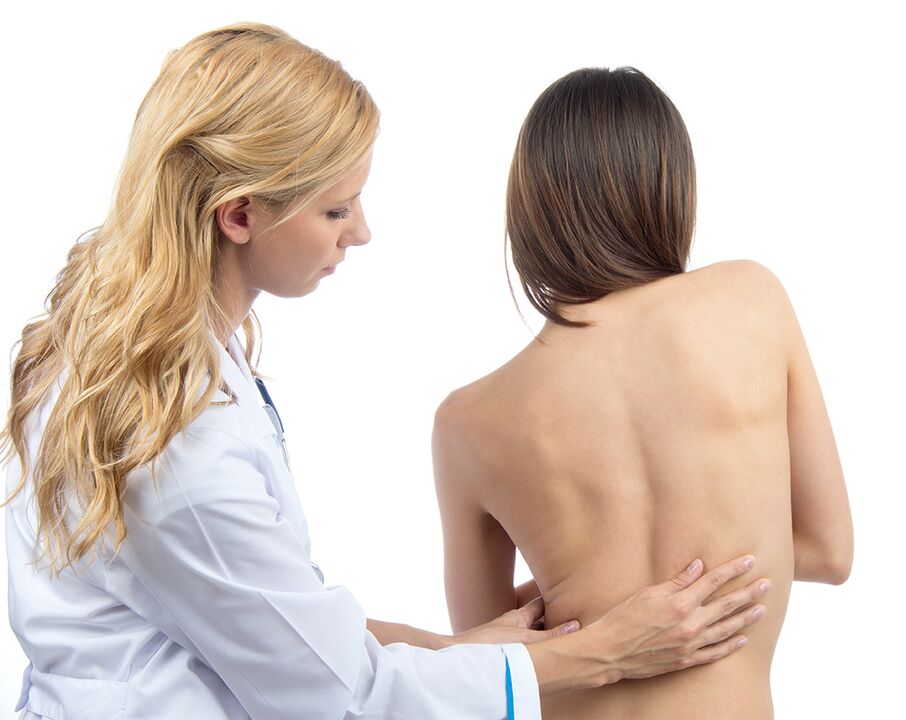obisk zdravnika zaradi bolečin v hrbtu